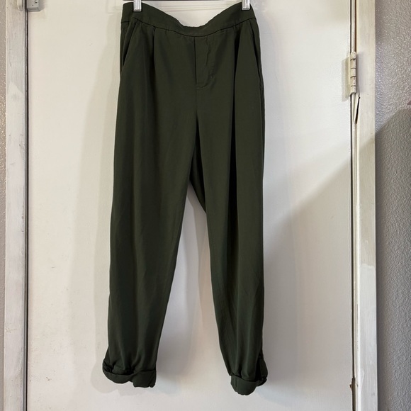 VINCE Green Pull On Drawstring Trousers Tapered Cuffed XS Olive Army Pants - Picture 2 of 12